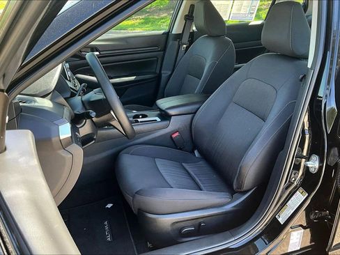 Used 2025 Nissan Altima 2.5 SV FWD image 20