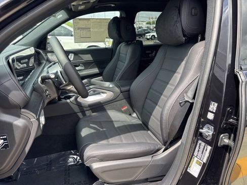 New 2025 Mercedes-Benz GLS 580 4MATIC image 5