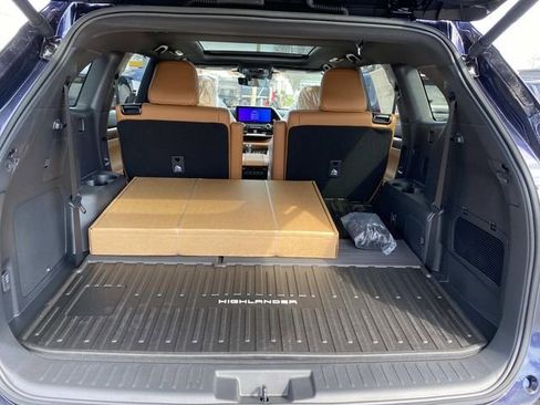 New 2026 Toyota Highlander Platinum AWD/4WD image 5