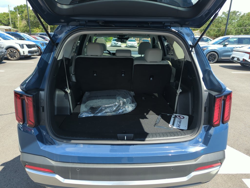 Used 2025 Kia Sorento S w/ Panoramic Sunroof Package FWD image 30