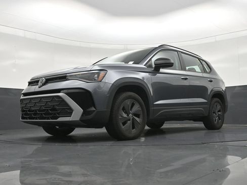 Used 2026 Volkswagen Taos S FWD image 22