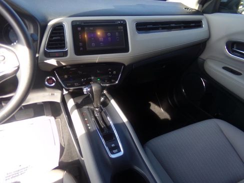 Used 2017 Honda HR-V EX image 31