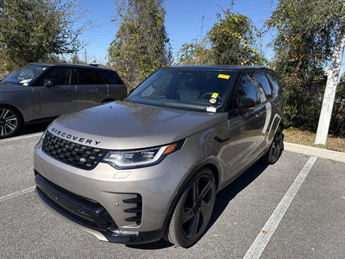 Used 2023 Land Rover Discovery HSE R-Dynamic image 2