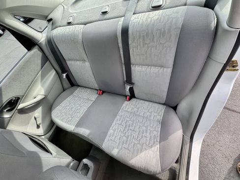Used 2005 Ford Focus ZX4 Sedan FWD image 12