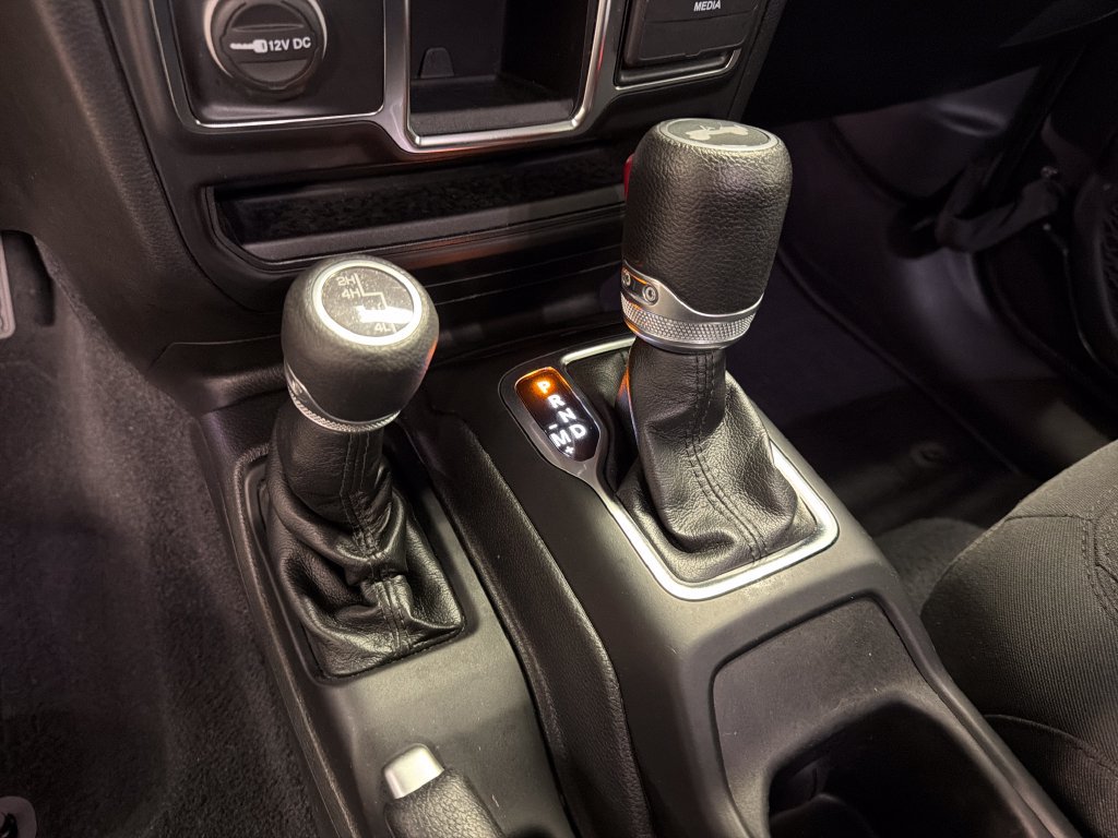 Used 2022 Jeep Wrangler Unlimited Sport AWD/4WD image 41