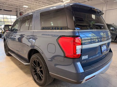 Used 2023 Ford Expedition XLT image 5