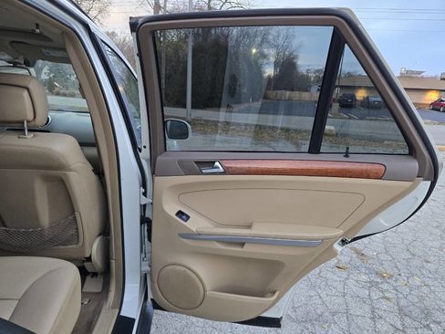 Used 2008 Mercedes-Benz ML 350 4MATIC w/ P1 Pkg image 9