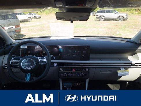 New 2026 Hyundai Tucson SE image 18