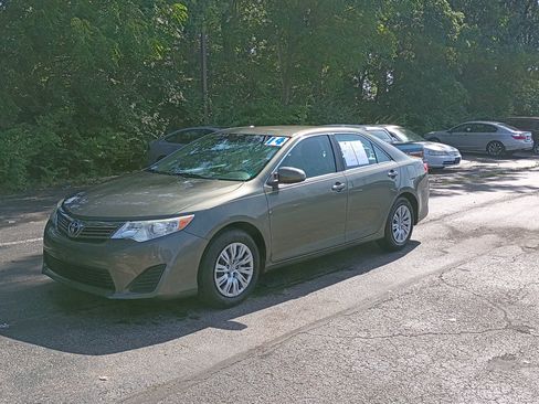 Used 2014 Toyota Camry FWD image 7