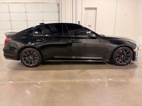 Used 2025 Cadillac CT5 V Blackwing w/ Carbon Fiber 2 Package RWD image 4
