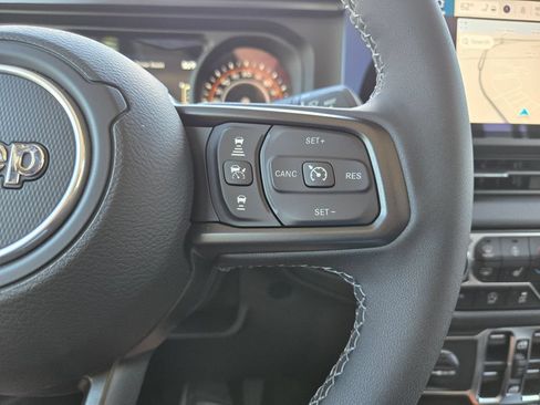 New 2025 Jeep Gladiator Sport AWD/4WD image 22