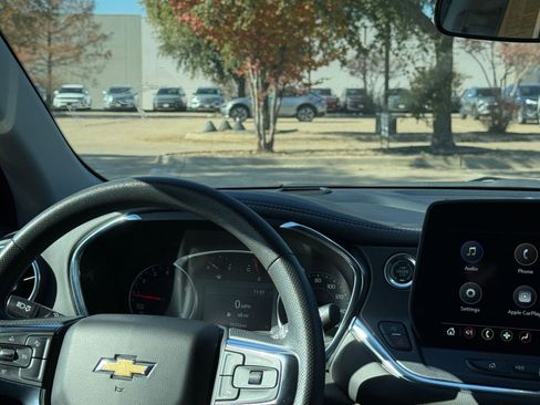 Used 2025 Chevrolet Blazer LT image 34