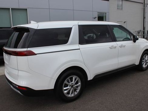 Used 2024 Kia Carnival LX FWD image 27