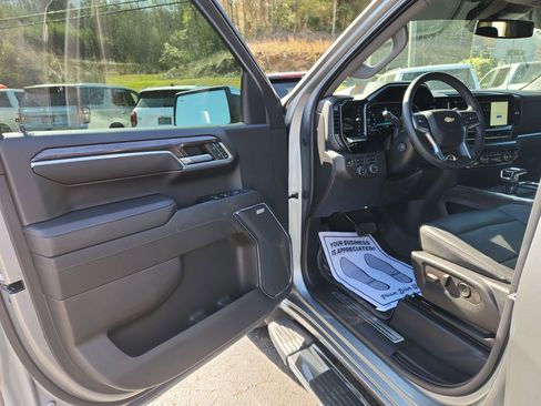 Used 2023 Chevrolet Silverado 1500 LTZ image 18