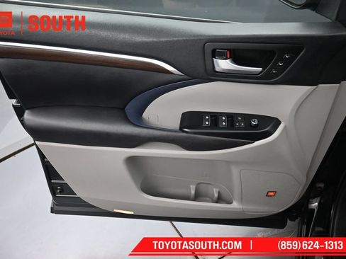 Used 2016 Toyota Highlander Limited AWD/4WD image 24