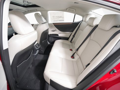 New 2025 Lexus ES 350 w/ Premium Package image 11