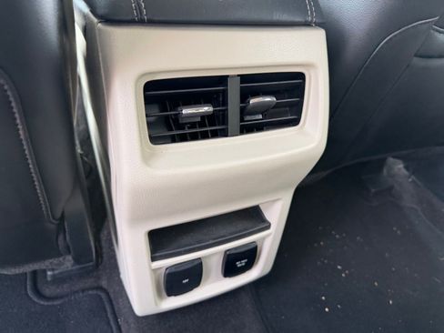 Used 2020 Ford Edge Titanium FWD image 10