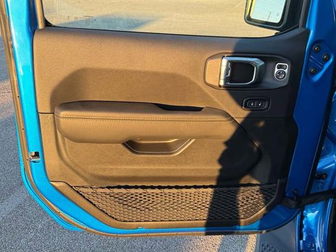 New 2025 Jeep Gladiator Sport image 26