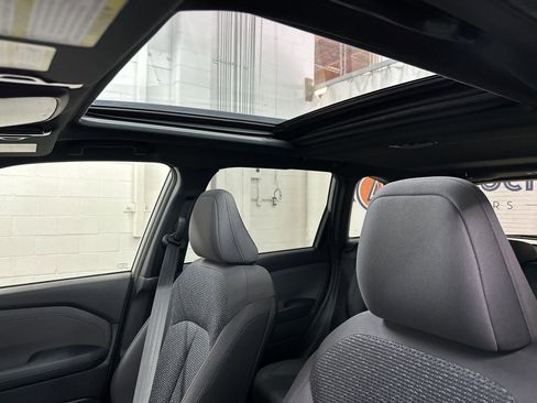 Used 2025 Subaru Forester Premium image 32