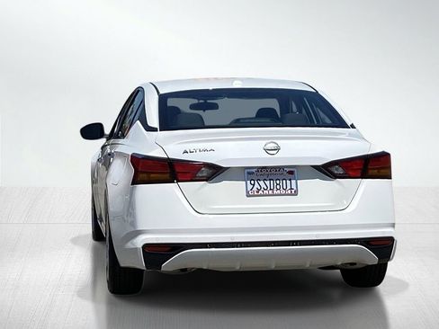 Used 2025 Nissan Altima 2.5 S FWD image 6
