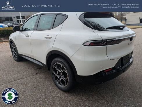 Used 2025 Alfa Romeo Tonale w/ Premium Package AWD/4WD image 4