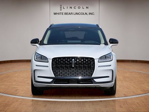 Used 2025 Lincoln Corsair Reserve w/ Equipment Group 202A AWD/4WD image 2
