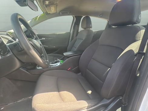 Used 2025 Chevrolet Malibu LS FWD image 22