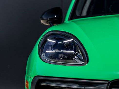 New 2026 Porsche Macan GTS image 17