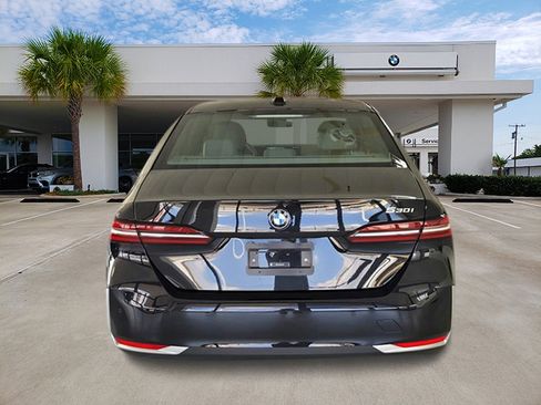 Certified 2025 BMW 530i image 5