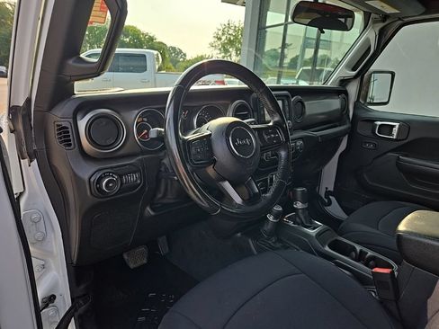 Used 2019 Jeep Wrangler Unlimited Sport S AWD/4WD image 38