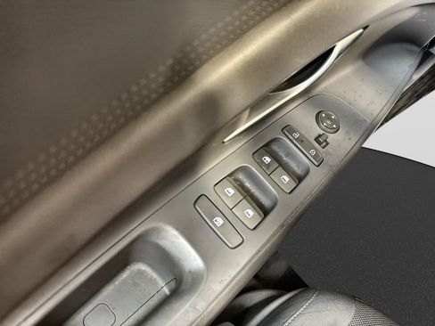 Certified 2024 Hyundai Elantra SE FWD image 17