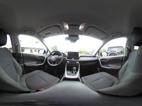 Used 2024 Toyota RAV4 LE AWD/4WD image 35