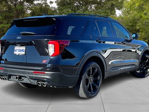 Used 2022 Ford Explorer ST w/ ST Street Pack image 5