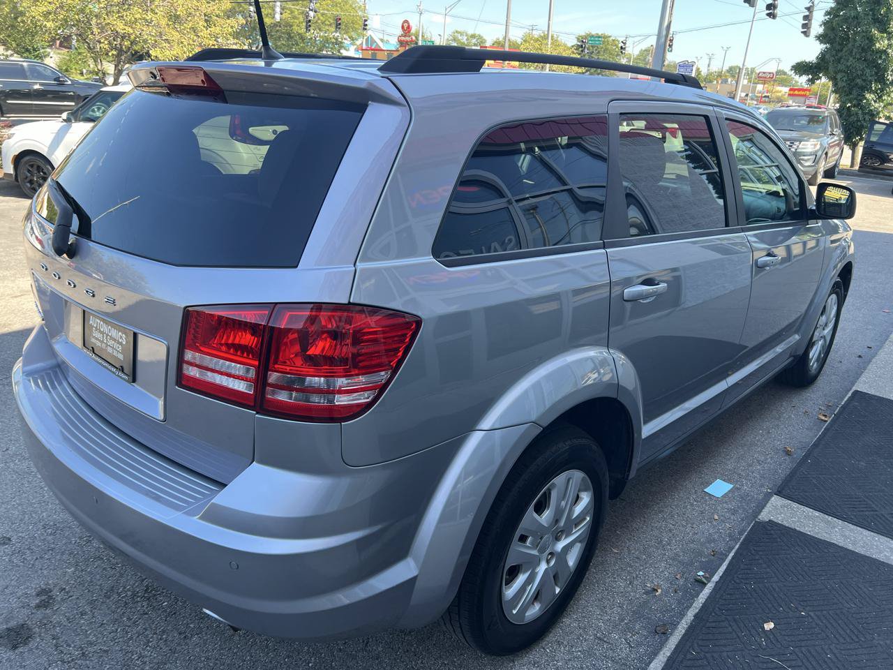 Used 2020 Dodge Journey SE FWD image 7
