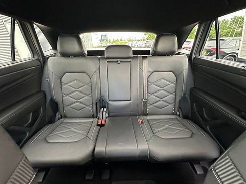 Certified 2024 Volkswagen Atlas Cross Sport SE AWD/4WD image 29
