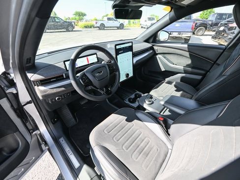 Certified 2021 Ford Mustang Mach-E GT image 18