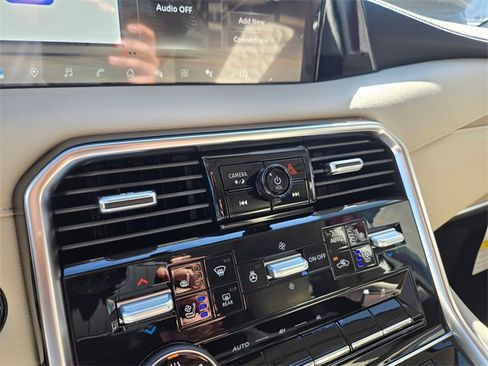 New 2025 Nissan Armada Platinum image 19