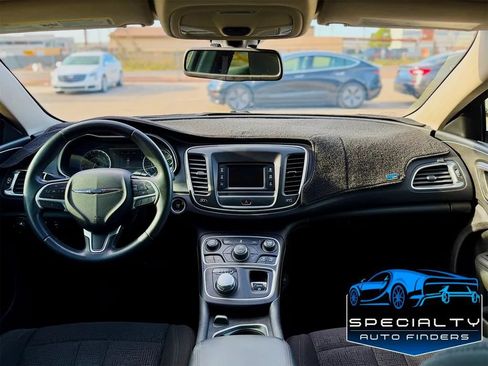 Used 2015 Chrysler 200 Limited w/ Convenience Group FWD image 7