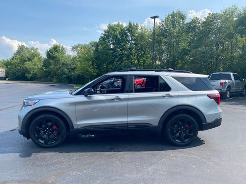 Used 2020 Ford Explorer ST w/ ST High-Performance Pack AWD/4WD image 4