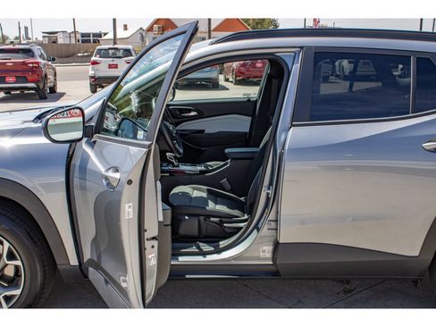 Used 2026 Chevrolet Trax LT w/ Driver Confidence Package FWD image 26