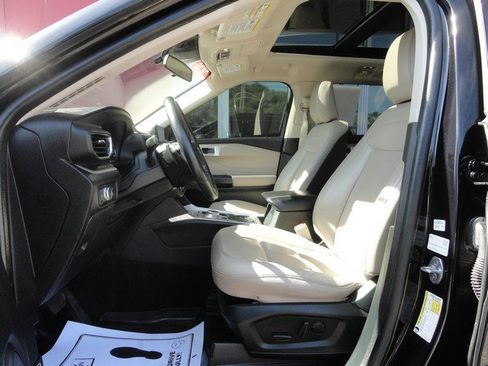 Used 2020 Ford Explorer XLT w/ Equipment Group 202A AWD/4WD image 11