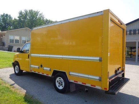 Used 2021 GMC Savana 3500 w/ Power Convenience Package RWD image 3
