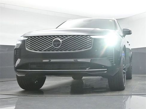 New 2026 Volvo XC90 T8 Plus image 40