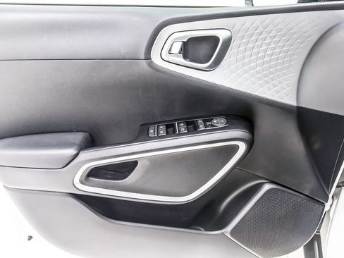Used 2023 Kia Soul S FWD image 22