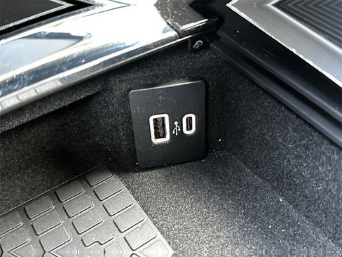 Used 2025 Lincoln Corsair FWD w/ Equipment Group 101A image 27