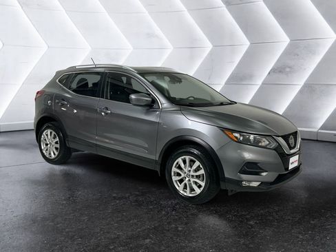 Used 2022 Nissan Rogue Sport SV image 1