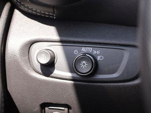 Used 2025 Chevrolet Blazer LT AWD/4WD image 19