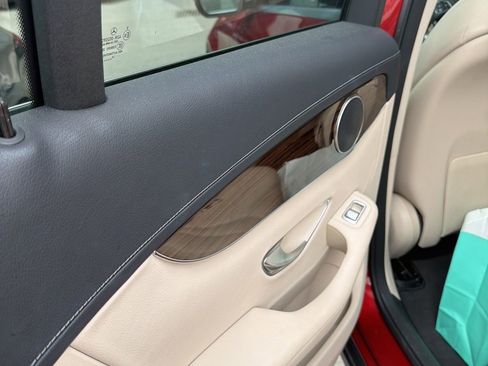 Used 2017 Mercedes-Benz GLC 300 4MATIC Coupe image 11