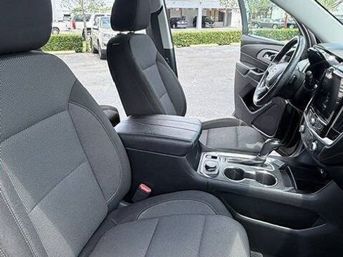Used 2020 Chevrolet Traverse LT FWD image 14