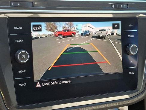 Used 2022 Volkswagen Tiguan SE image 19